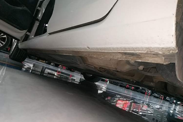 Used Volkswagen Golf 2018 230TSI Automatic Comfort Model Left Side Sill