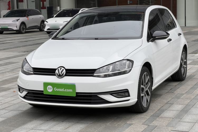 Used Volkswagen Golf 2018 230TSI Automatic Luxury Version Guazi used car, China used car export, Used car for sale, Used cars, Cheapest cars for sale