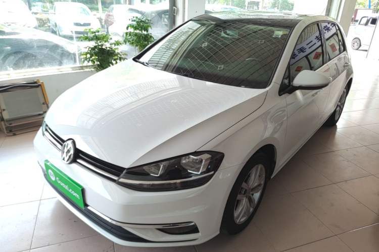 Used Volkswagen Golf 2018 230TSI Automatic Comfort Model Guazi used car, China used car export, Used car for sale, Used cars, Cheapest cars for sale