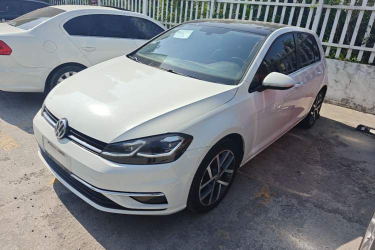 Used Volkswagen Golf 2018 230TSI Automatic Luxury Version Guazi used car, China used car export, Used car for sale, Used  cars, Cheapest cars for sale