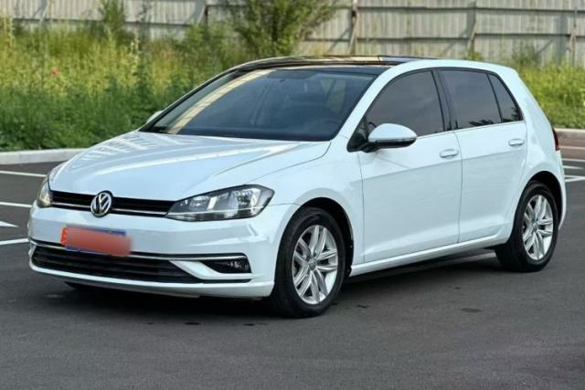 Ojetý Volkswagen Golf 2018 230TSI Automatic Comfort Model