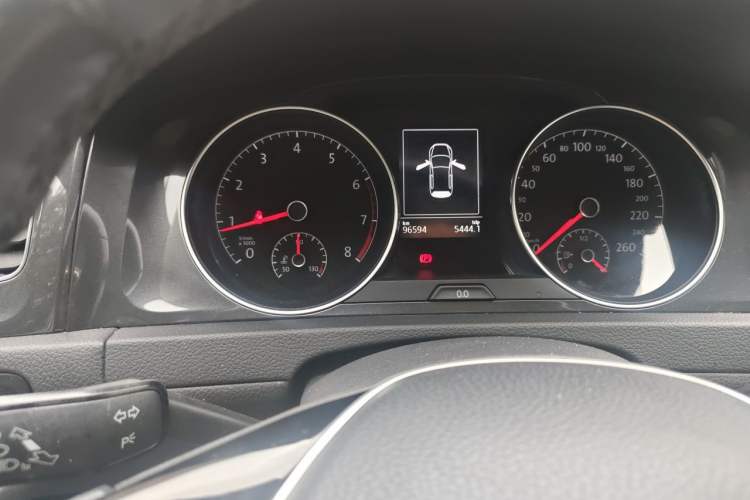 Used Volkswagen Golf 2018 230TSI Automatic Comfort Model Odometer Close Up