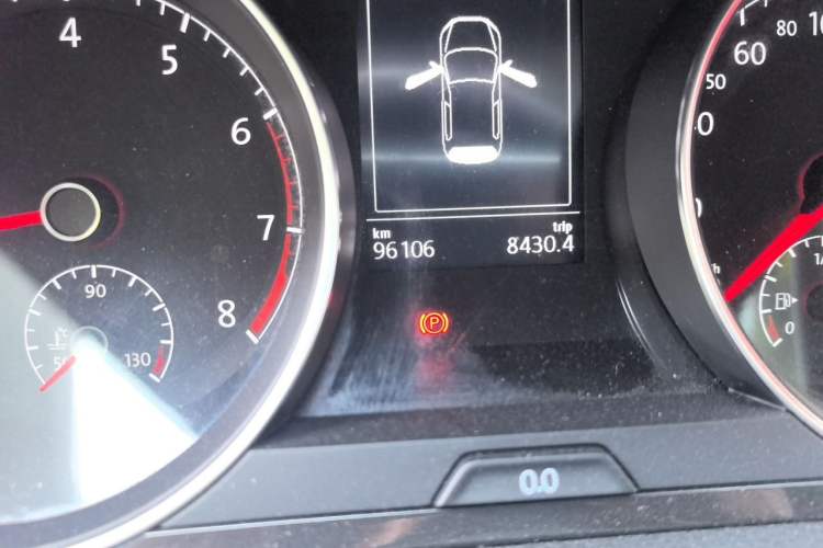 Used Volkswagen Golf 2018 1.6L Automatic Comfort Model Odometer Close Up