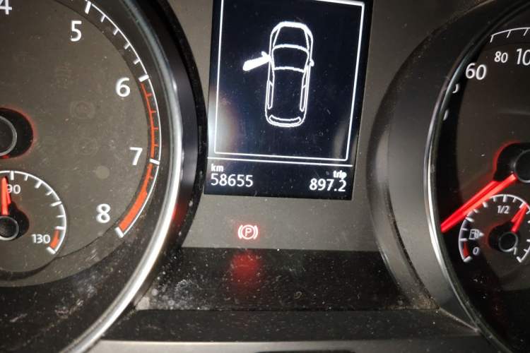 Used Volkswagen Golf 2018 230TSI Automatic Comfort Model Odometer Close Up