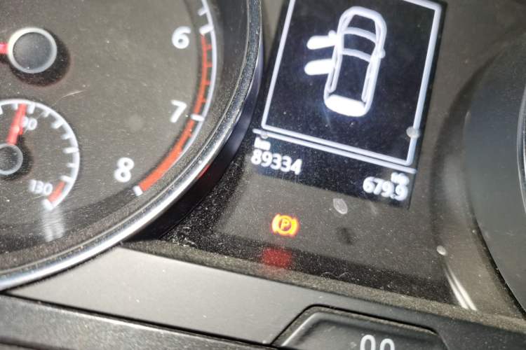 Used Volkswagen Golf 2018 230TSI Automatic Luxury Version Odometer Close Up