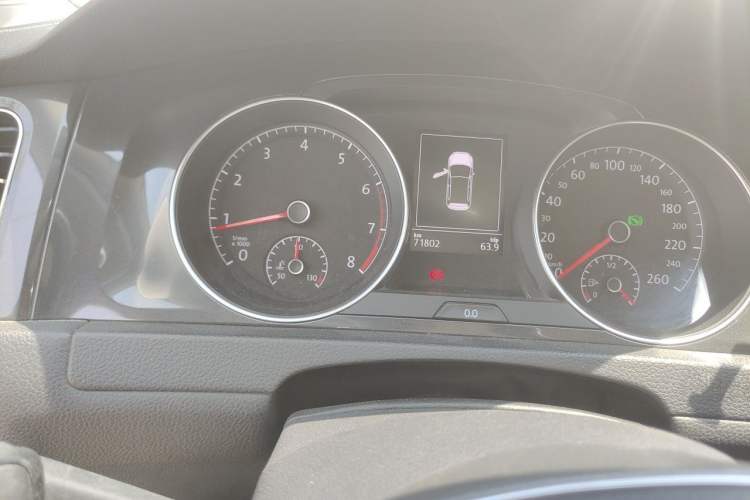 Used Volkswagen Golf 2018 230TSI Automatic Comfort Model Odometer Close Up