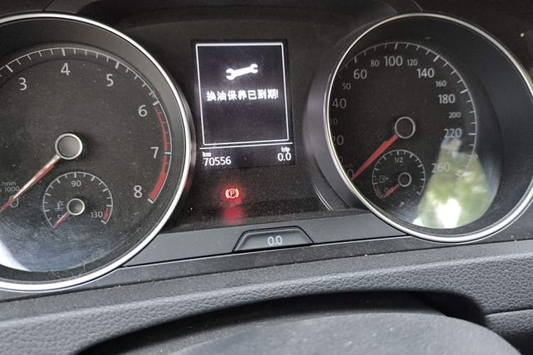 Used Volkswagen Golf 2018 1.6L Automatic Comfort Model Odometer Close Up