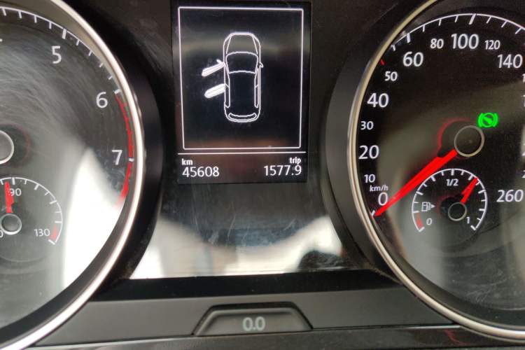 Used Volkswagen Golf 2018 230TSI Automatic Luxury Version Odometer Close Up