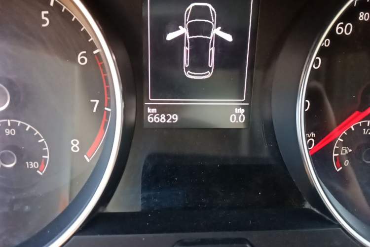 Used Volkswagen Golf 2018 1.6L Automatic Comfort Model Odometer Close Up