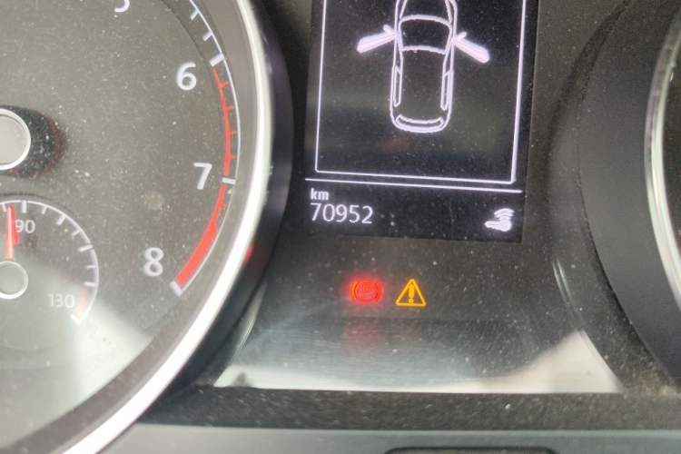 Used Volkswagen Golf 2018 230TSI Automatic Luxury Version Odometer Close Up