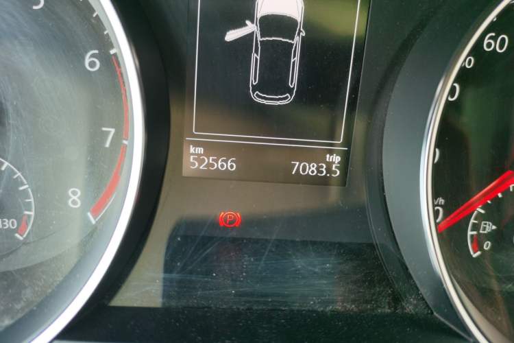 Used Volkswagen Golf 2018 230TSI Automatic Comfort Model Odometer Close Up