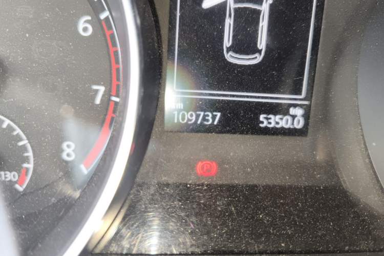 Used Volkswagen Golf 2018 230TSI Automatic Comfort Model Odometer Close Up