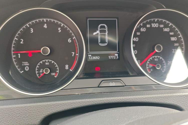 Used Volkswagen Golf 2018 230TSI Automatic Comfort Model Odometer Close Up