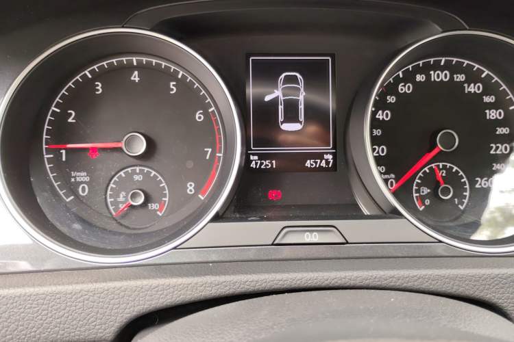 Used Volkswagen Golf 2018 1.6L Automatic Comfort Model Odometer Close Up