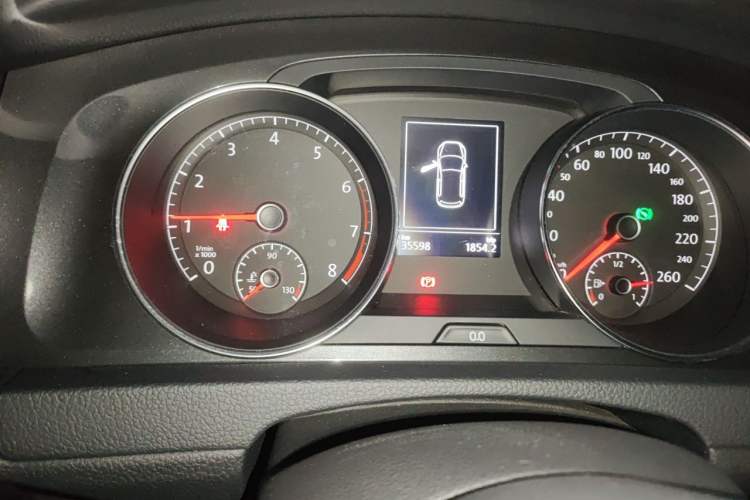 Used Volkswagen Golf 2018 1.6L Automatic Comfort Model Odometer Close Up