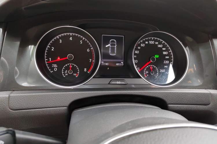 Used Volkswagen Golf 2018 230TSI Automatic Comfort Model Odometer Close Up