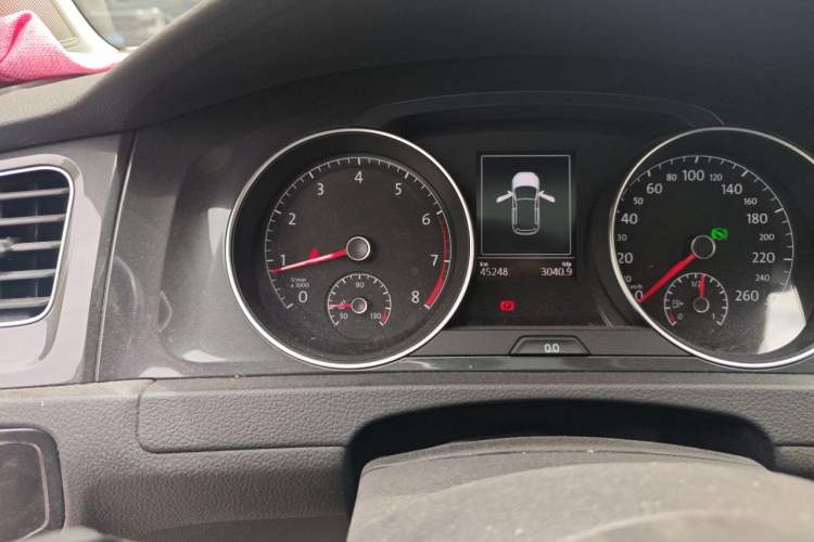Used Volkswagen Golf 2018 230TSI Automatic Luxury Version Odometer Close Up