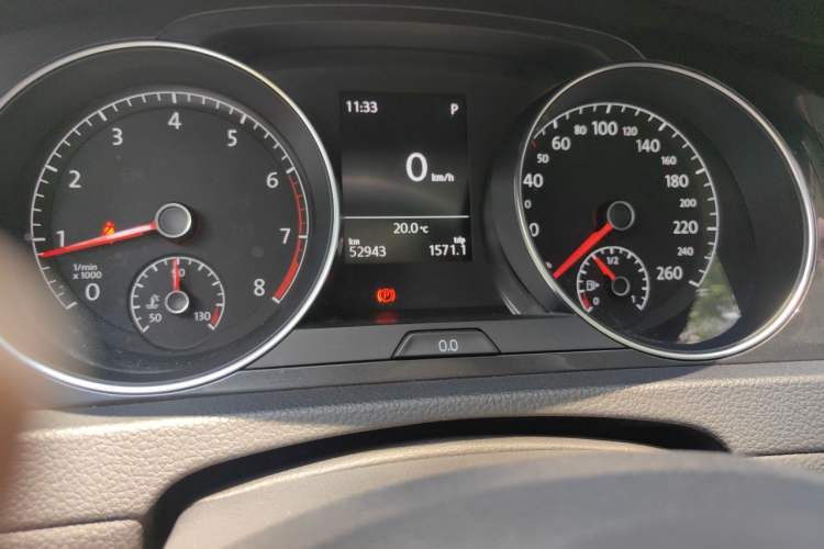 Used Volkswagen Golf 2018 230TSI Automatic Comfort Model Odometer Close Up