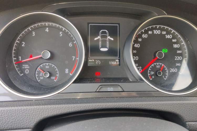 Used Volkswagen Golf 2018 1.6L Automatic Comfort Model Odometer Close Up