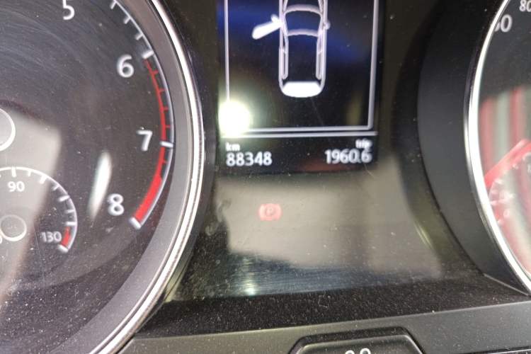 Used Volkswagen Golf 2018 1.6L Automatic Comfort Model Odometer Close Up