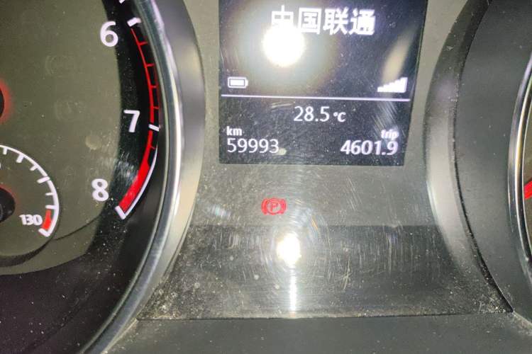 Used Volkswagen Golf 2018 230TSI Automatic Comfort Model Odometer Close Up