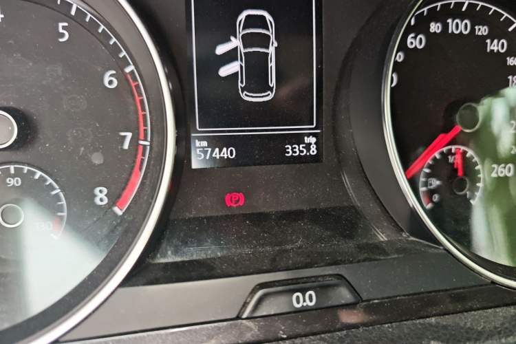 Used Volkswagen Golf 2018 1.6L Automatic Comfort Model Odometer Close Up