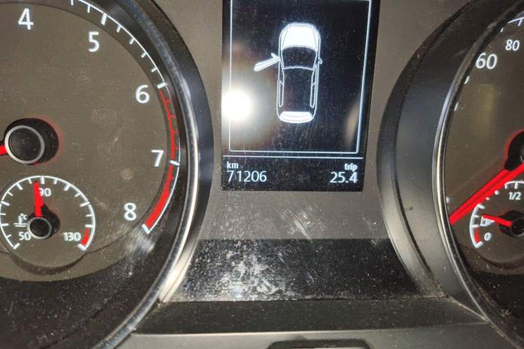 Used Volkswagen Golf 2018 230TSI Automatic Luxury Version Odometer Close Up