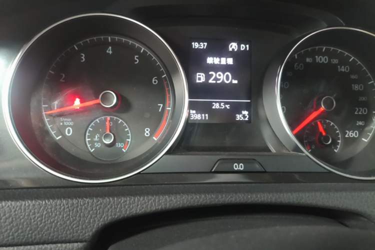 Used Volkswagen Golf 2018 230TSI Automatic Comfort Model Odometer Close Up