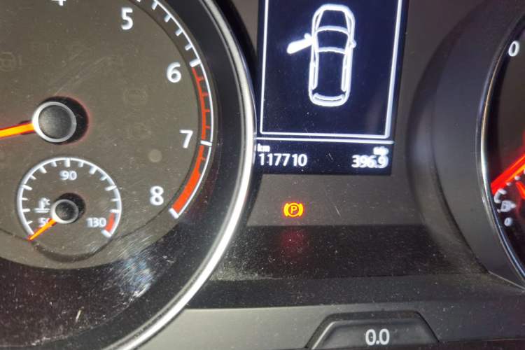 Used Volkswagen Golf 2018 1.6L Automatic Comfort Model Odometer Close Up