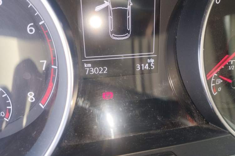 Used Volkswagen Golf 2018 1.6L Automatic Comfort Model Odometer Close Up