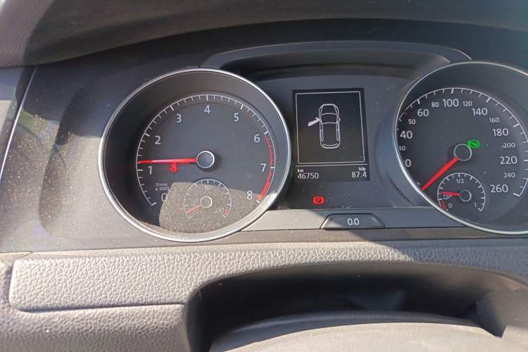 Used Volkswagen Golf 2018 230TSI Automatic Comfort Model Odometer Close Up