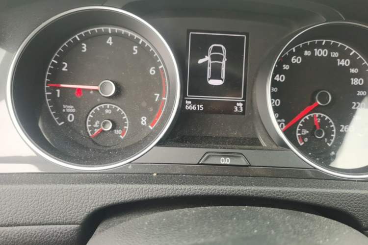 Used Volkswagen Golf 2018 1.6L Automatic Comfort Model Odometer Close Up