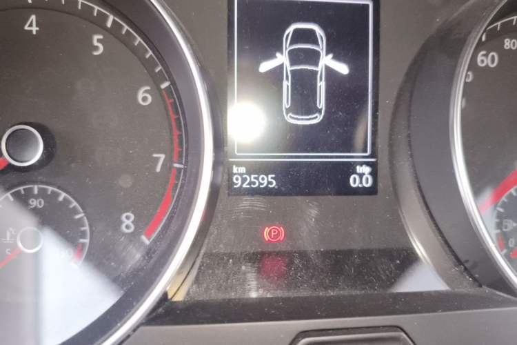 Used Volkswagen Golf 2018 1.6L Automatic Comfort Model Odometer Close Up