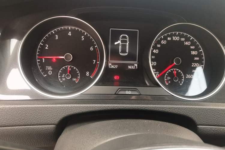 Used Volkswagen Golf 2018 230TSI Automatic Comfort Model Odometer Close Up