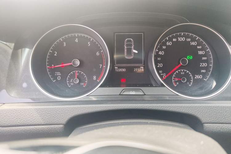 Used Volkswagen Golf 2018 230TSI Automatic Comfort Model Odometer Close Up