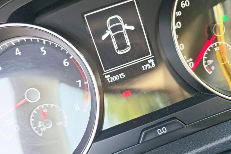 Used Volkswagen Golf 2018 230TSI Automatic Comfort Model Odometer Close Up