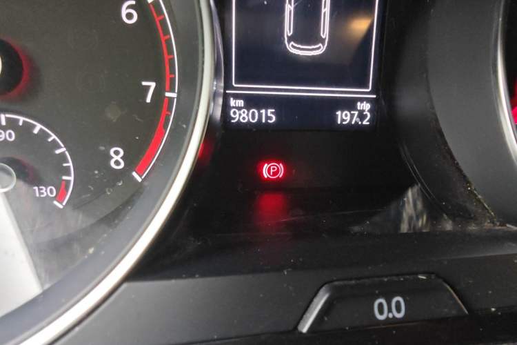 Used Volkswagen Golf 2018 1.6L Automatic Comfort Model Odometer Close Up