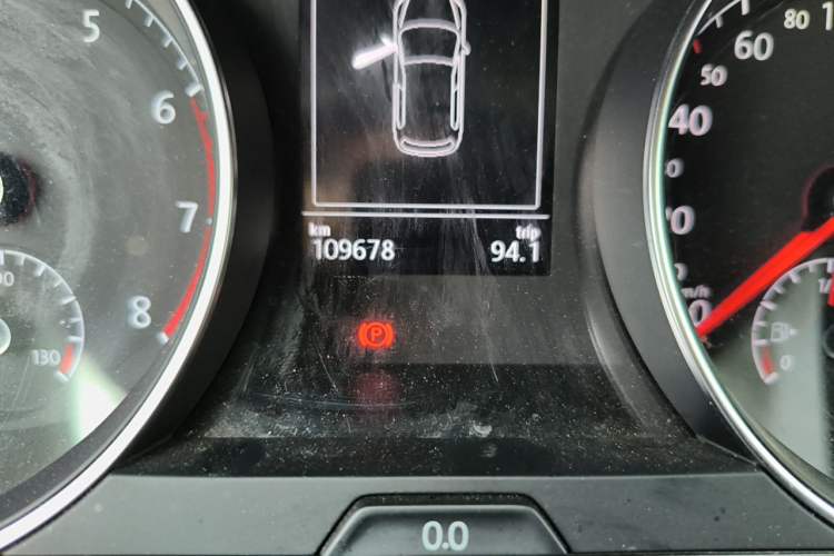 Used Volkswagen Golf 2018 230TSI Automatic Comfort Model Odometer Close Up