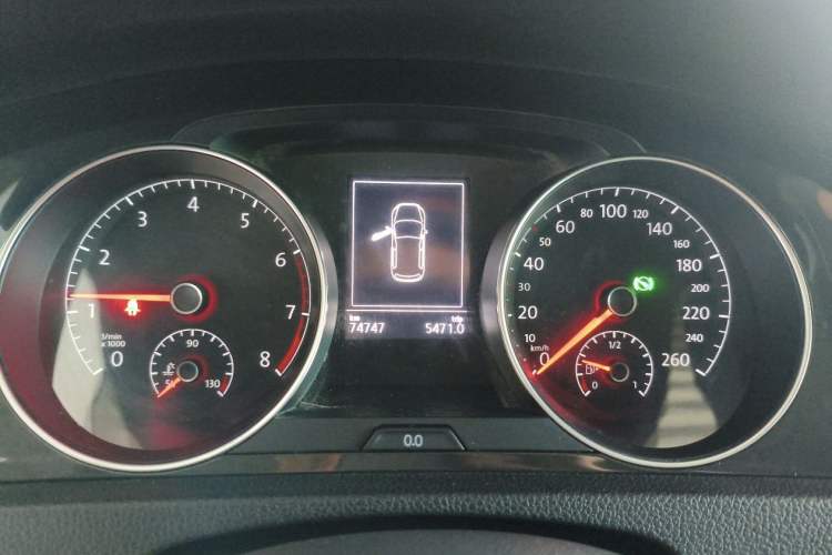 Used Volkswagen Golf 2018 230TSI Automatic Luxury Version Odometer Close Up