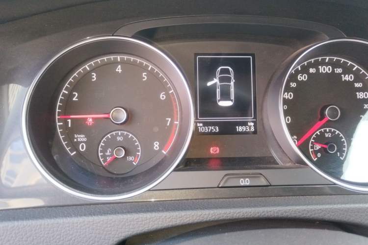 Used Volkswagen Golf 2018 230TSI Automatic Comfort Model Odometer Close Up