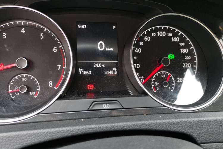 Used Volkswagen Golf 2018 1.6L Automatic Comfort Model Odometer Close Up
