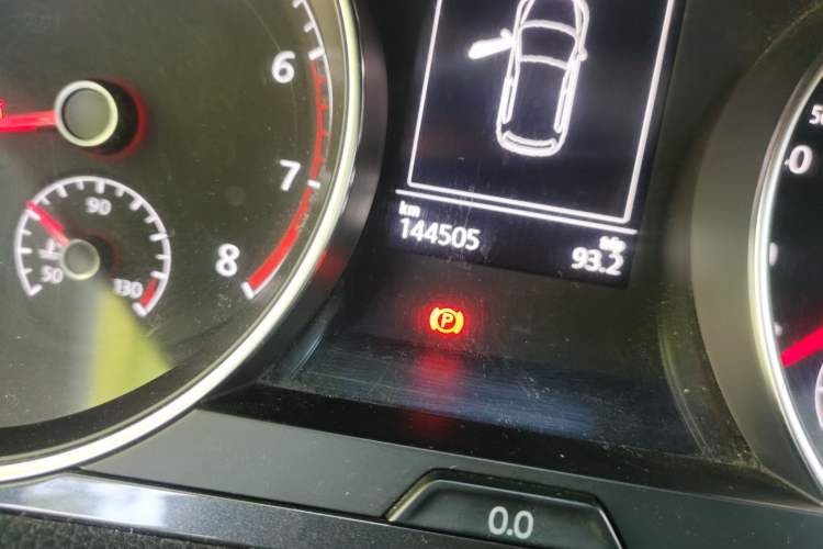 Used Volkswagen Golf 2018 230TSI Automatic Comfort Model Odometer Close Up