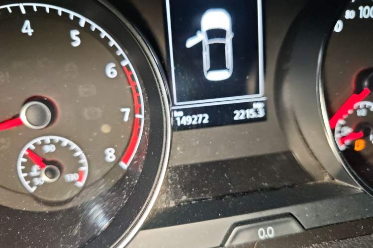 Used Volkswagen Golf 2018 230TSI Automatic Comfort Model Odometer Close Up