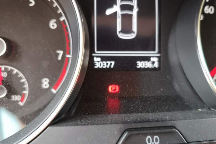 Used Volkswagen Golf 2018 1.6L Automatic Comfort Model Odometer Close Up