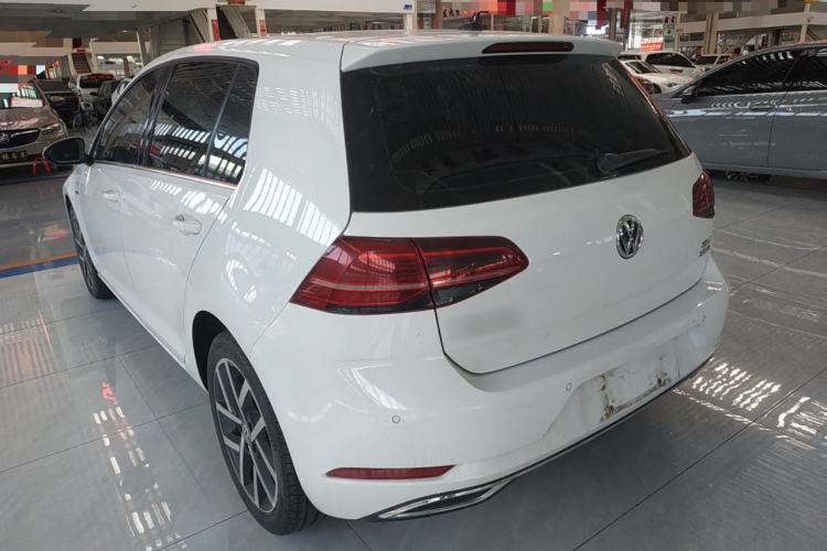 Used Volkswagen Golf 2018 230TSI Automatic Luxury Version Rear Left 45 Deg