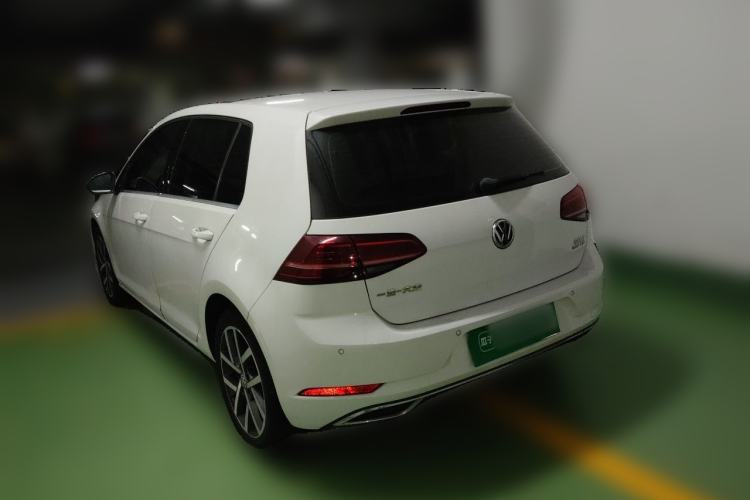 Used Volkswagen Golf 2018 230TSI Automatic Luxury Version Rear Left 45 Deg