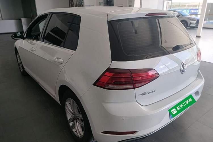 Used Volkswagen Golf 2018 230TSI Automatic Comfort Model Rear Left 45 Deg