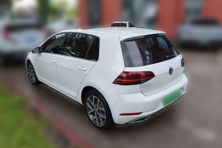 Used Volkswagen Golf 2018 230TSI Automatic Luxury Version Rear Left 45 Deg
