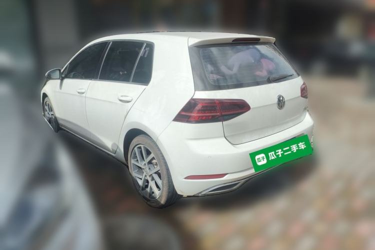 Used Volkswagen Golf 2018 230TSI Automatic Luxury Version Rear Left 45 Deg