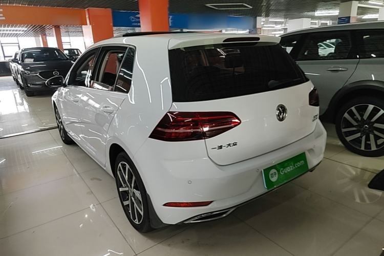Used Volkswagen Golf 2018 230TSI Automatic Luxury Version Rear Left 45 Deg